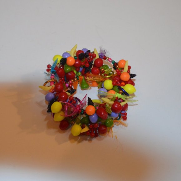 Unknown Source Fruit Harvest Acrylic Beads Colorful Wire Spring Bracelet Decor - Picture 2 of 4